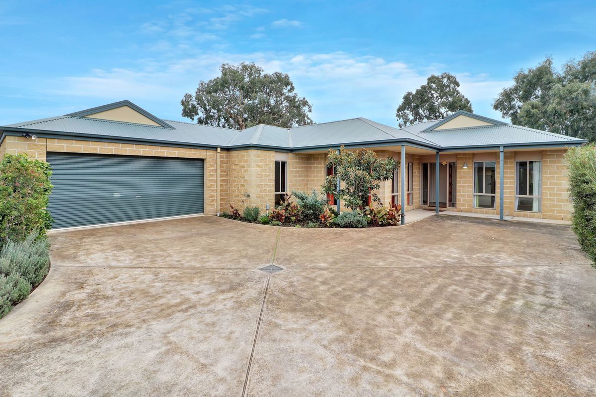 2 / 81 Cambridge Drive, Mansfield