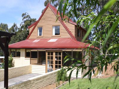 711 Leslie Road, Leslie Vale
