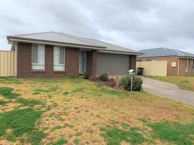 52 Madden Drive, Griffith