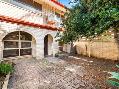 5 / 5 Mooloola Way, West Lakes Shore