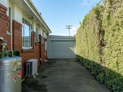 17 Constitution Avenue, Milton