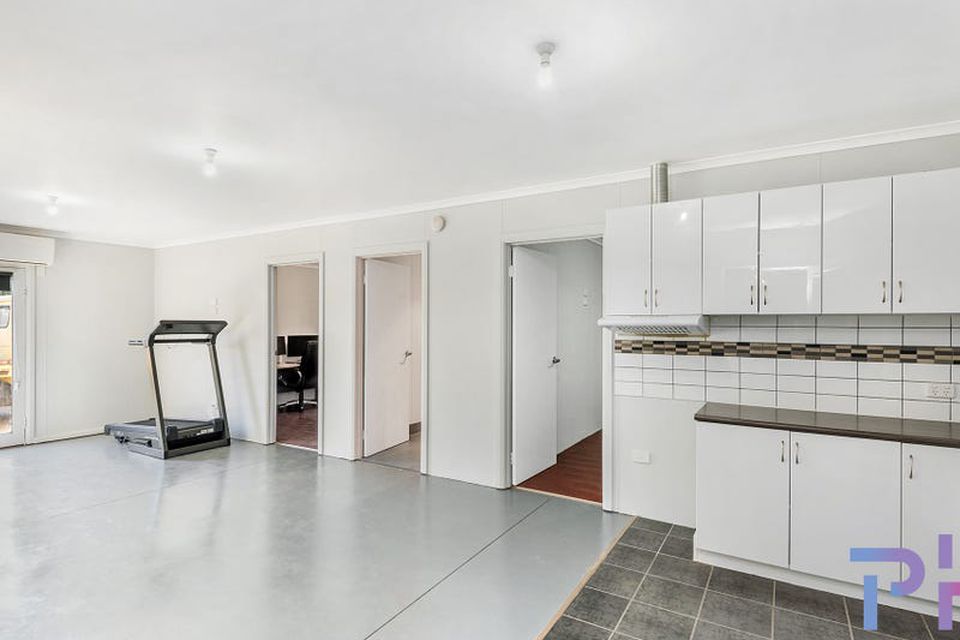 8 Montgomery Lane, Lockwood