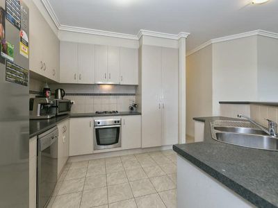 15 Cootamundra Court, Werribee