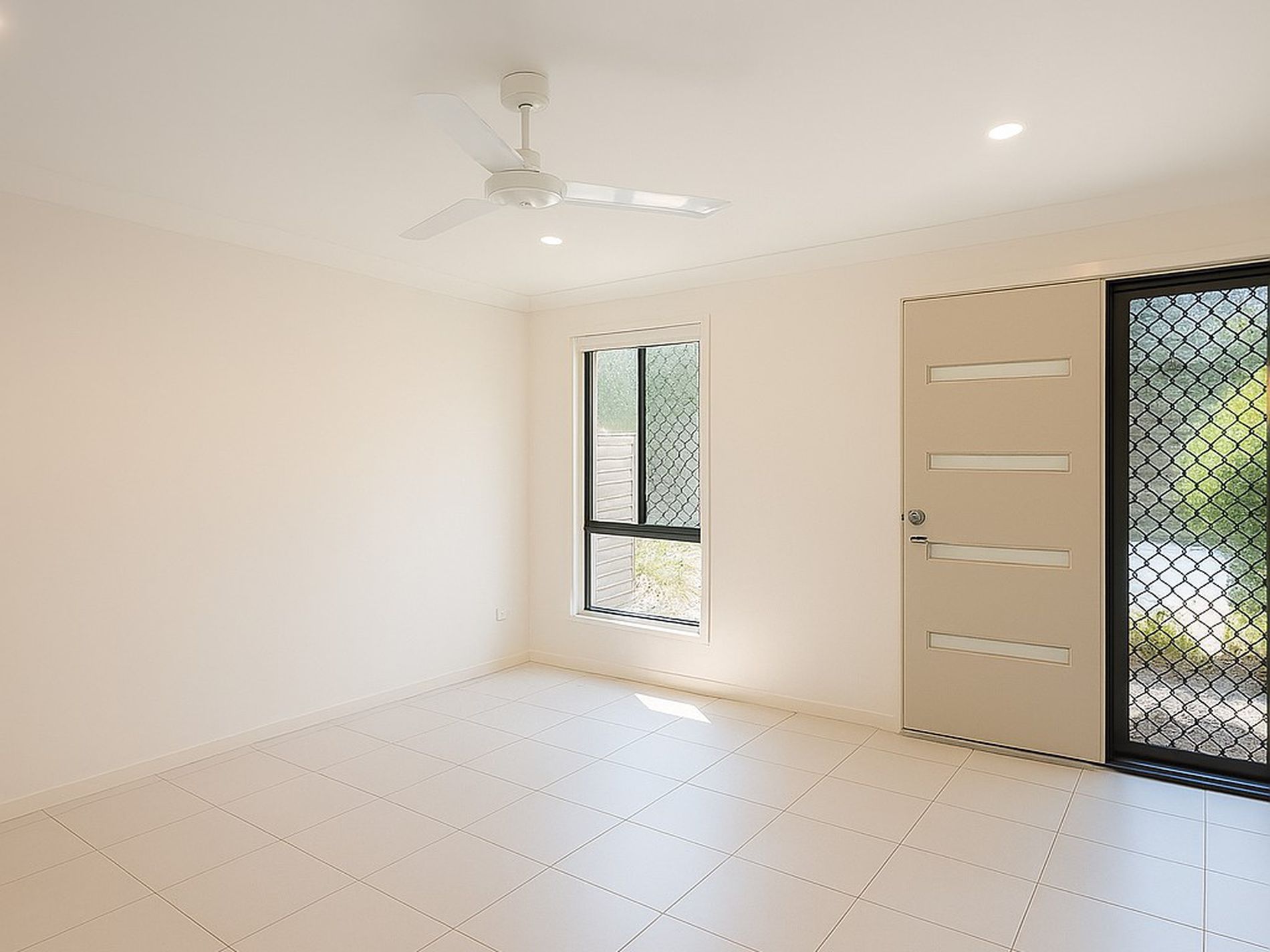 1 / 1 Goal Crescent, Griffin