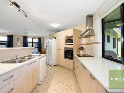8 Birdwing Court, Douglas