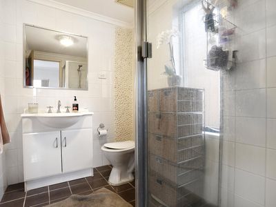 8 / 384A - 388 Railway Parade, Carlton