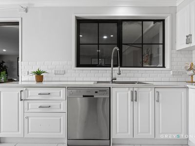 8 St John Place, Melton West