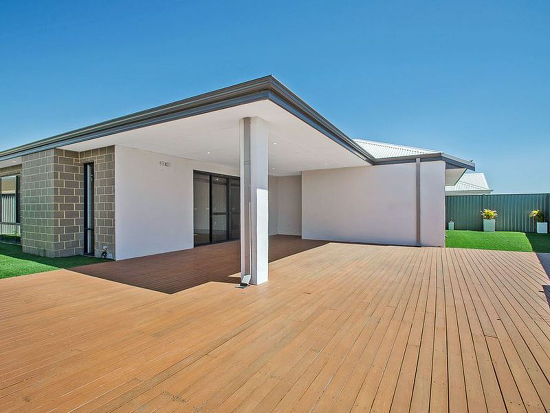 7 Persian Street, Eglinton