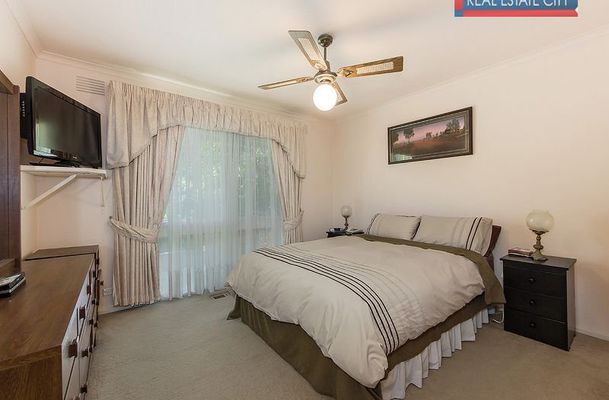 10 Ashford Cresent, Westmeadows