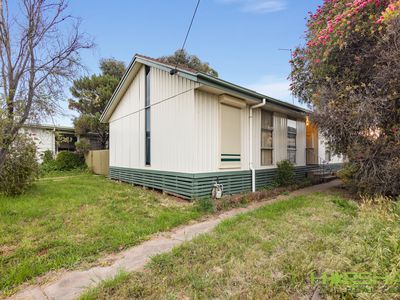 9 Felstead Avenue, Horsham