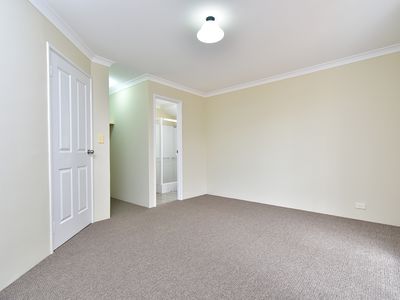5 / 10 Siderno Rise, Hocking