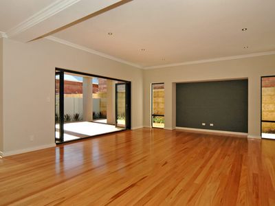 23 Heirisson Way, North Coogee