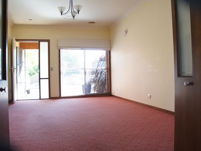 1 / 6 Carroll Street, Horsham