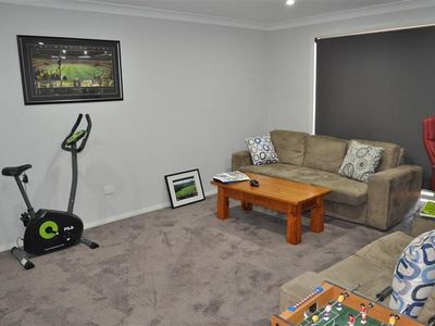 1 Tickner St, Forbes