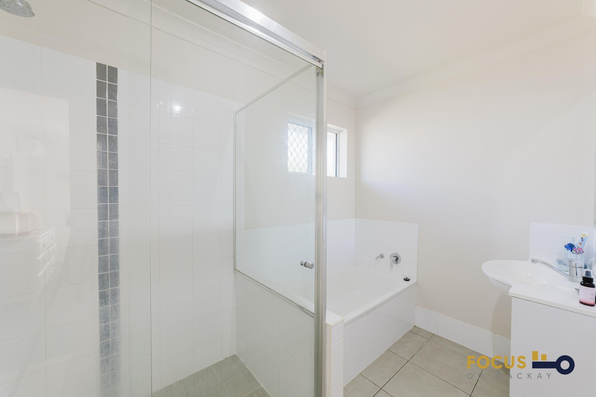 8 Leonie Court, Armstrong Beach