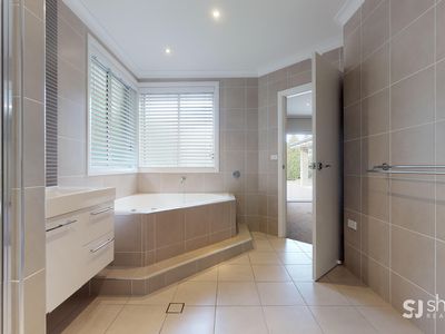 450 Wheelers Lane , Dubbo