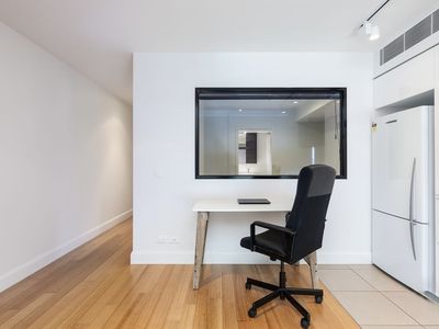 1812 / 27 Little Collins Street, Melbourne