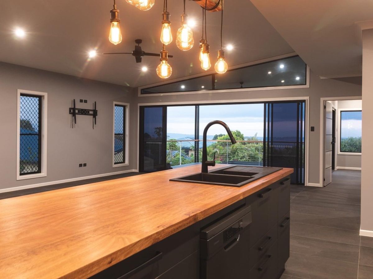 6 Jackson Drive, Atherton