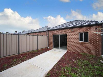 7 Pipers Walk, Cairnlea