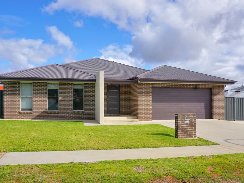 Real Estate Agent Wyalong Quade Moncrieff Livestock & Property