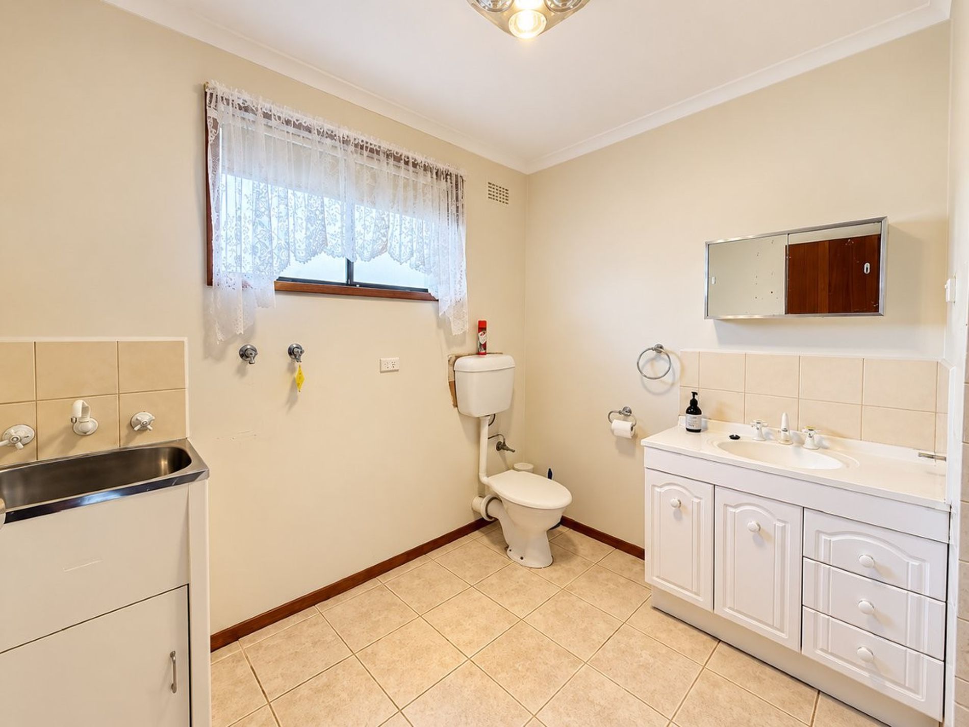 4 / 8 Parker Street, Werribee
