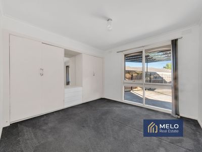 4 / 3 Hatfield Court, West Footscray