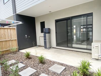18 Mayall Cres, Wyndham Vale