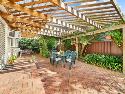 2 Beaumaris Crescent, Mortdale