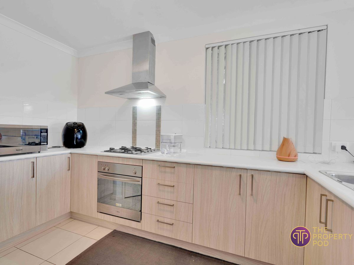 9 / 14 Carbine Bend, Byford