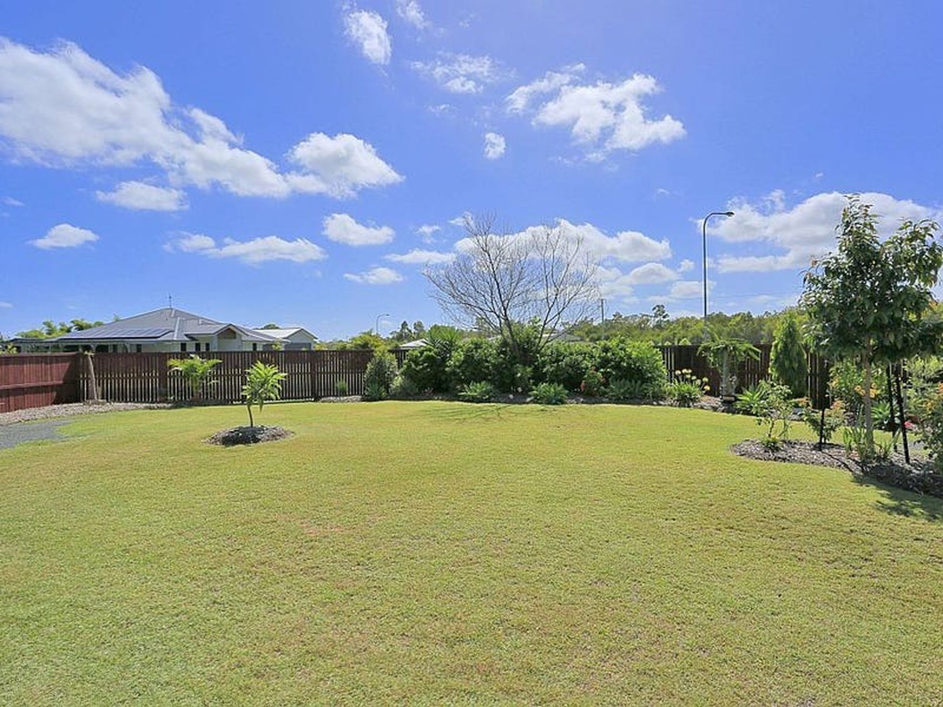 1 Sundew Ct, Woodgate