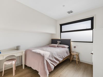 8B Waiora Parade, West Footscray