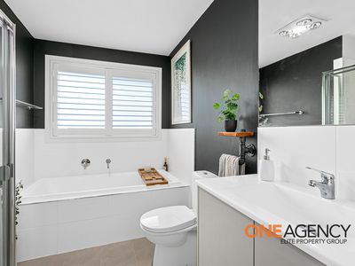 22 Honeybee Crescent, Calderwood