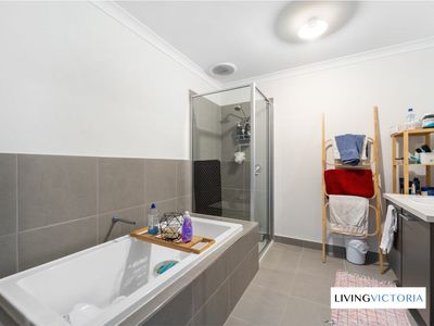 35 Benson Drive, Werribee