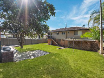 73 Woodlands Drive, Rochedale South