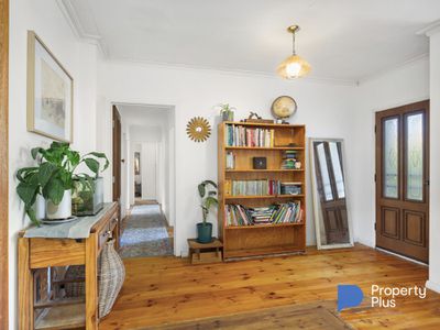50 Specimen Hill Road, Golden Square