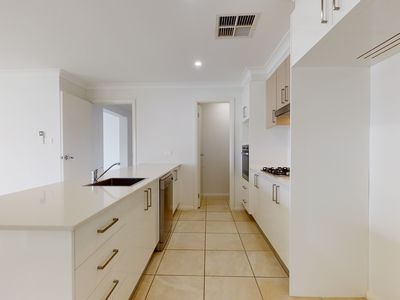 2 Abelia Court, Dubbo