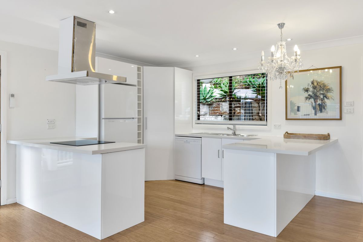 10 Mondy Crescent, Avoca Beach