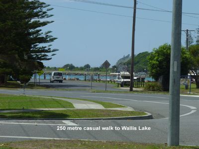 4 / 5 Beach Street, Tuncurry