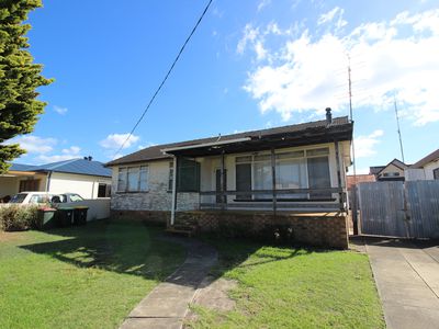 6 ADDISON Avenue, Lake Illawarra