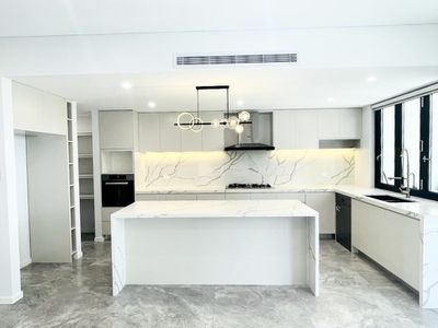 10A Napier Crescent, North Ryde