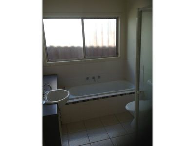 2 / 220 Mt Pleasant Road, Highton