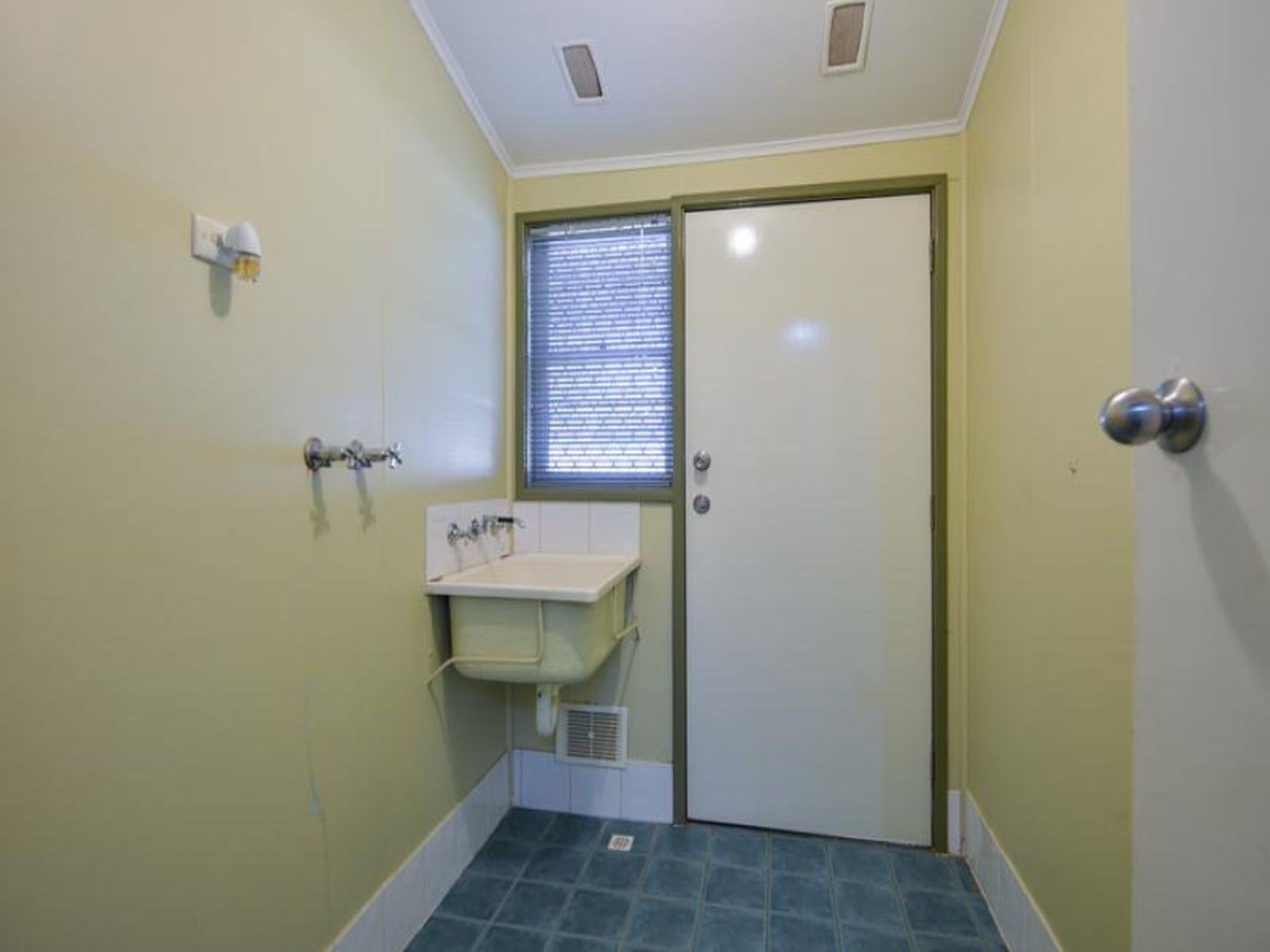 5 / 7 Britannia Place, South Kalgoorlie