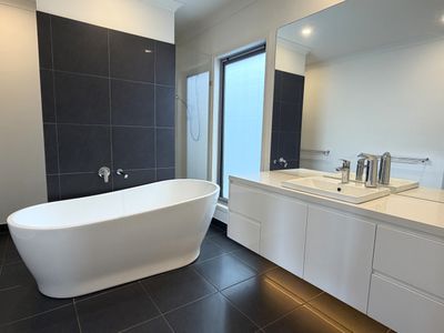 148-150 Oceania Drive, Curlewis