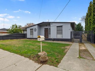 33 MARTINDALE CRESCENT, Seymour