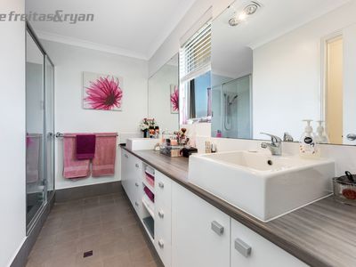 17 Monticola Gardens, Aubin Grove