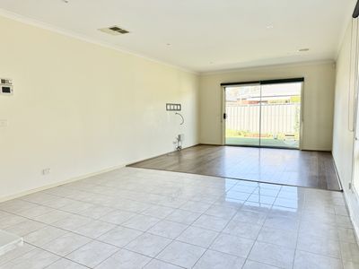 13 Heathcote Road, Manor Lakes