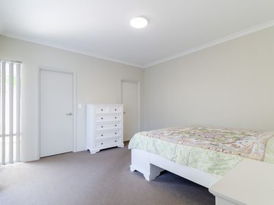 2 / 13 Thomas Way, Kardinya