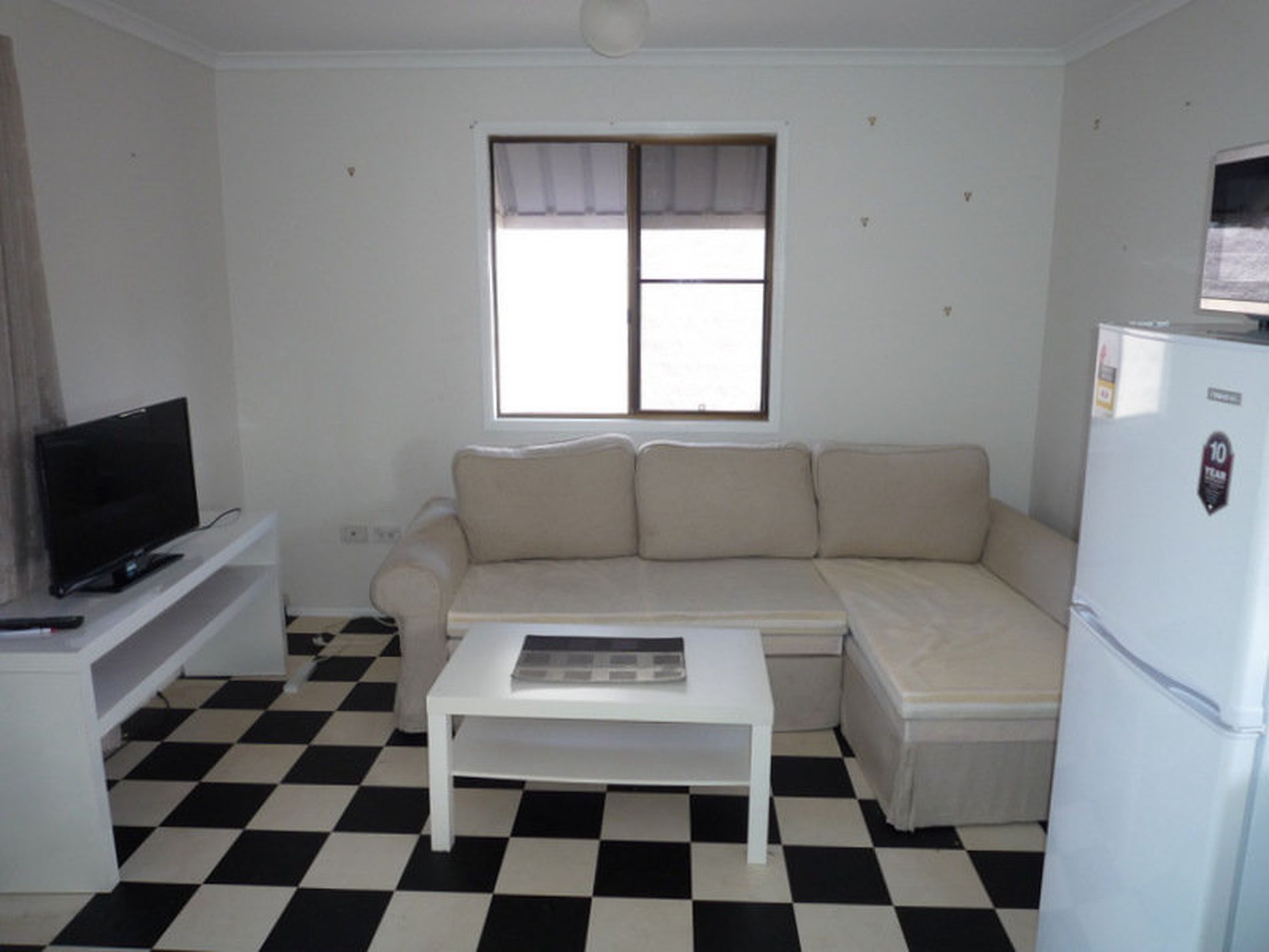 12 Oak Street, Woodgate