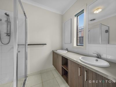 10 Caro Way, Fraser Rise