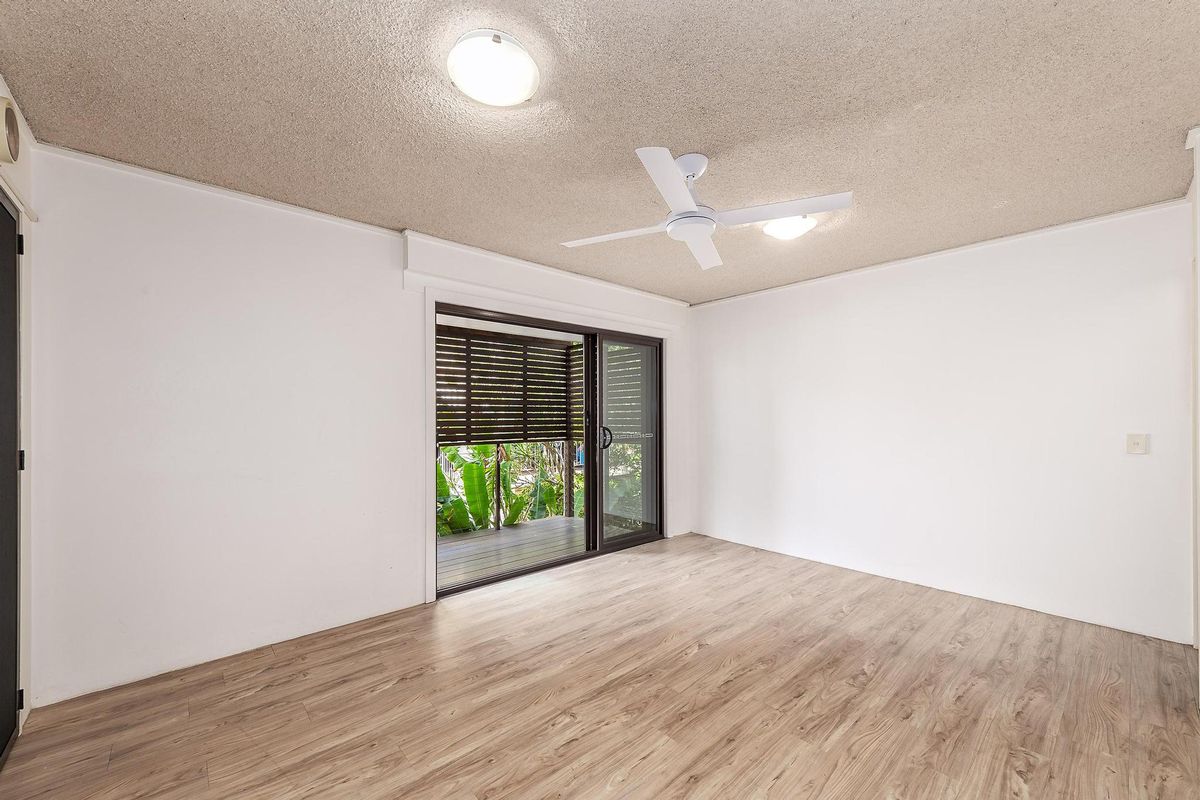 Beachside Living! Two-Bedroom Unit in the heart of Tugun 